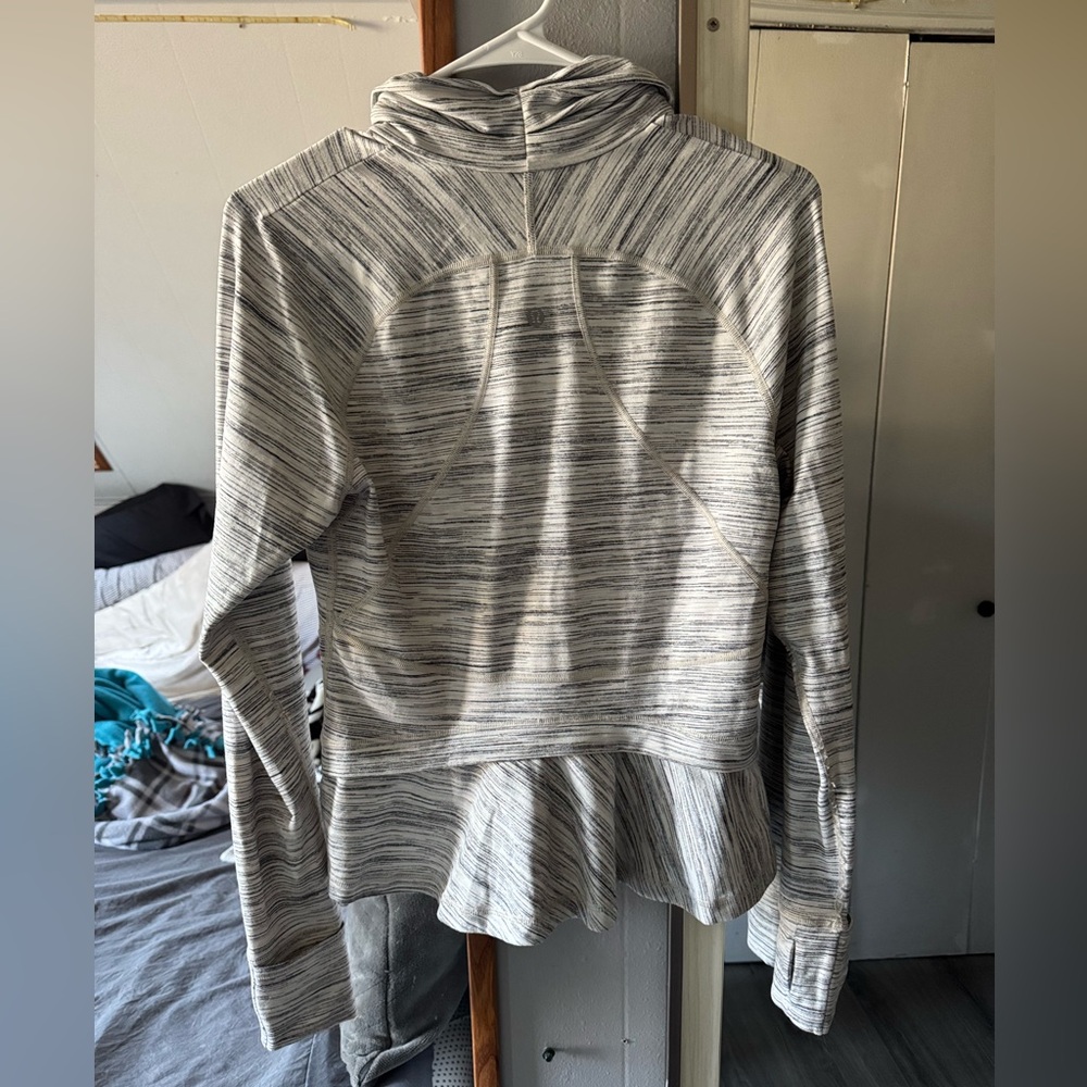Lululemon Jacket - Picture 2 of 4